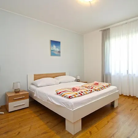 Apartment Fuer 4 Personen Ca 43 Qm In Pjescana Uvala, Istrien Istrische Riviera *
